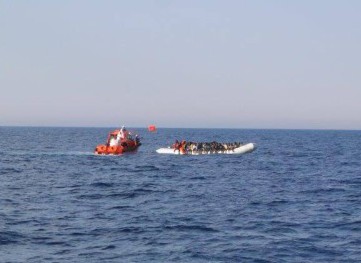 EMERGENCY: Rescuing migrants in the Mediterranean sea with MOAS